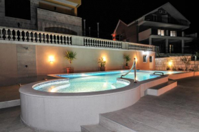 Pontus Luxury Apartments